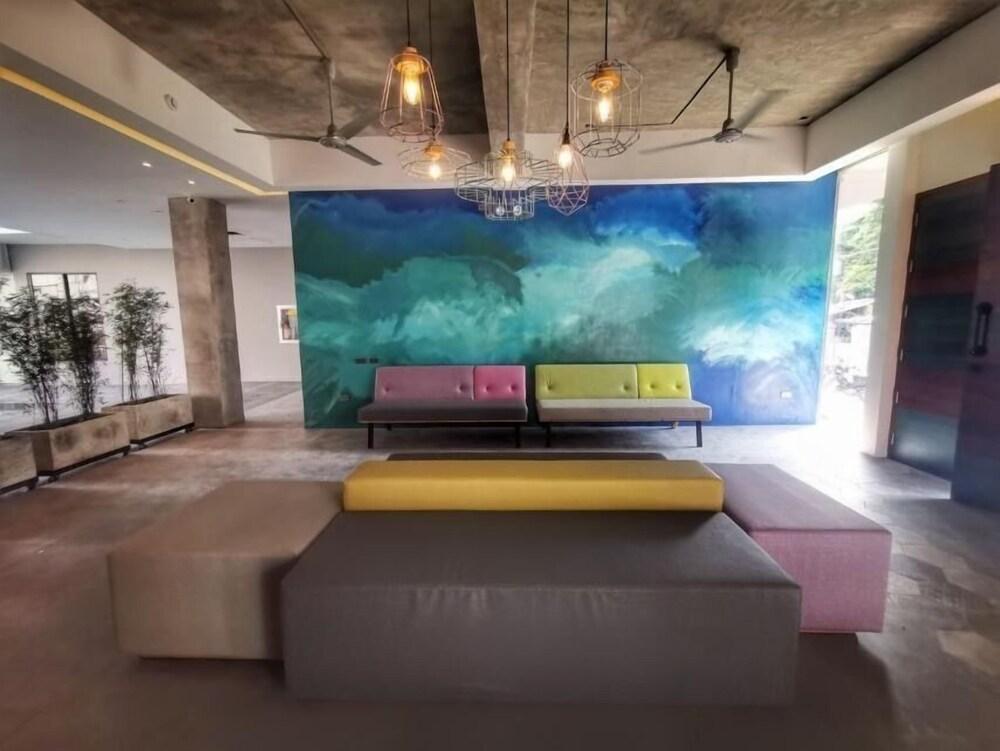 Zenvea Hotel Coron - Lobby Sitting Area