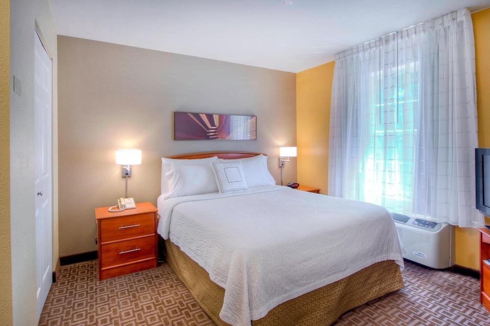 TownePlace Suites by Marriott Raleigh Cary-Weston Parkway - Room