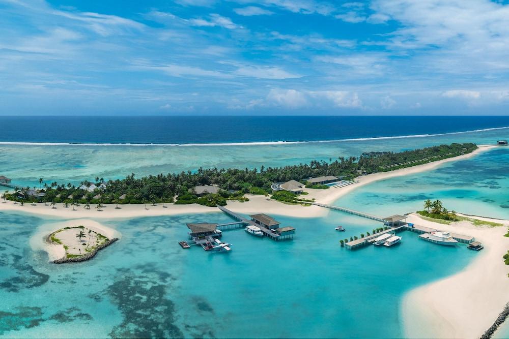 Le Meridien Maldives Resort & Spa - Exterior