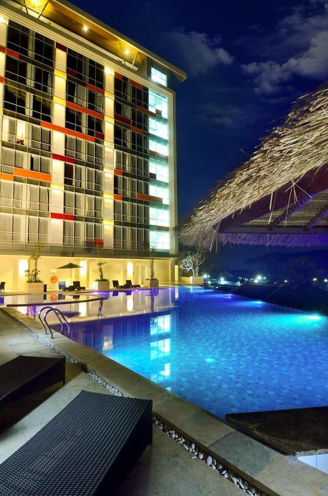 Ascent Premiere Hotel and Convention - Pool