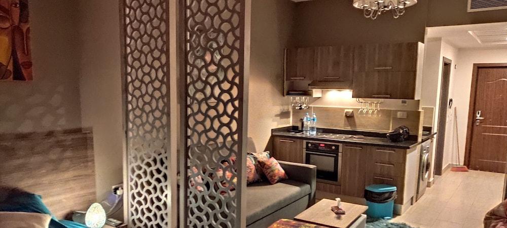 Luxurious Hurghada Apartment - Lobby Sitting Area