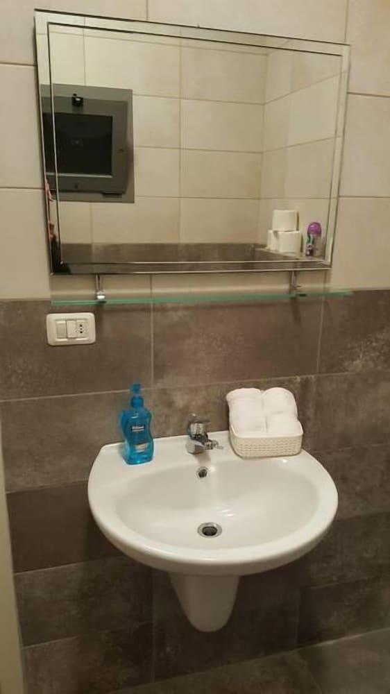 Achrafieh 219 - Bathroom Sink