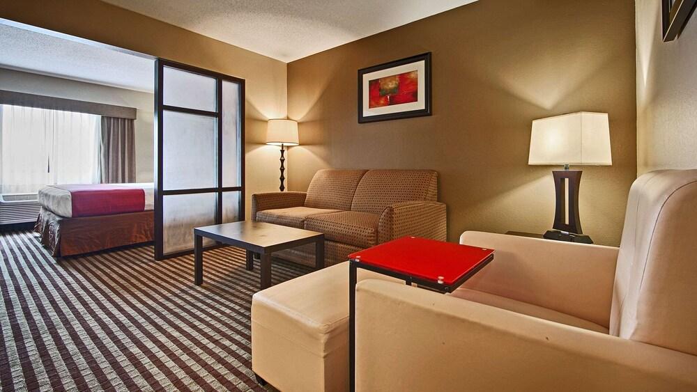Comfort Inn & Suites Copley Akron - Room