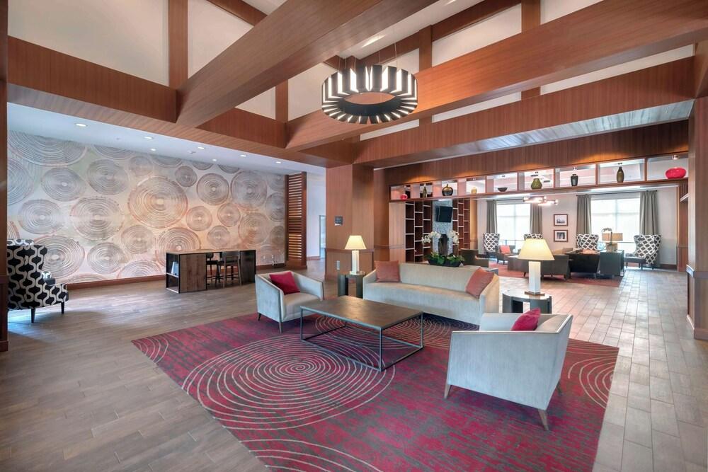 DoubleTree by Hilton Raleigh - Cary - Lobby