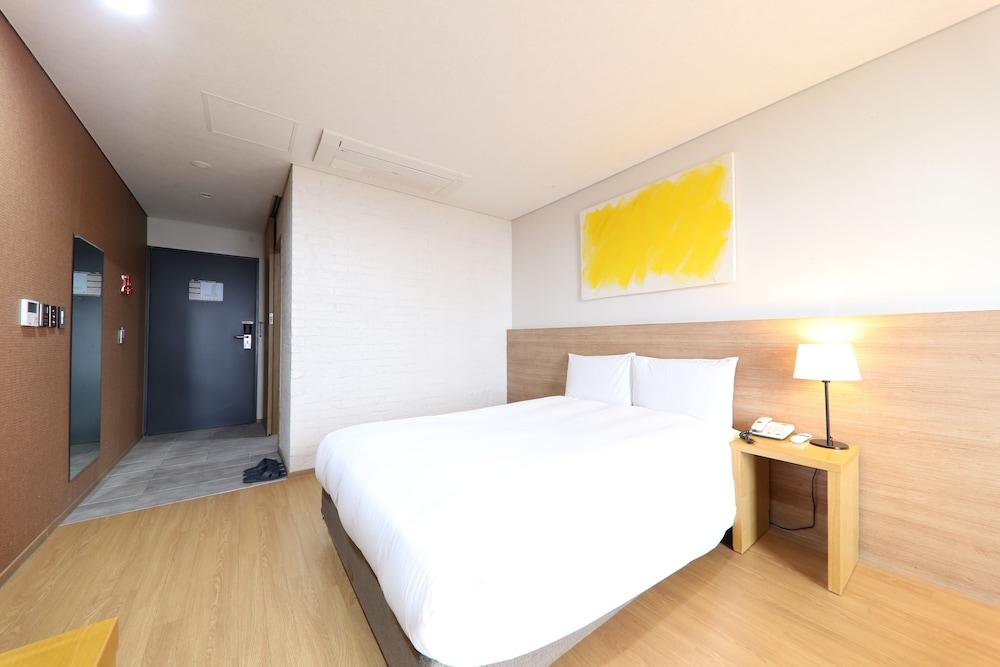 Jeju S Hotel - Room