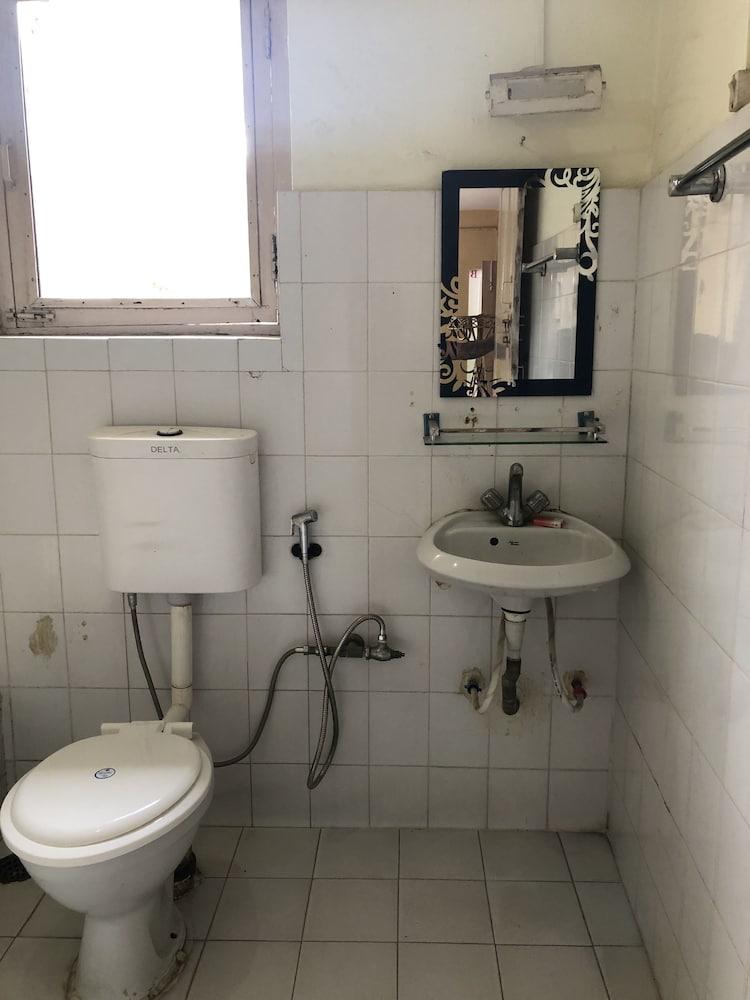 Nirvana Peace Home - Bathroom