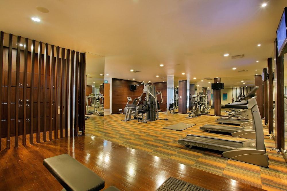 HARRIS Hotel & Conventions Malang - Fitness Facility