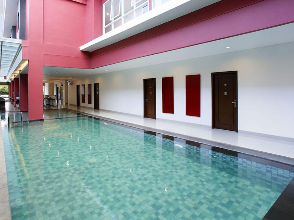 Amaris Hotel Dewi Sri - Pool