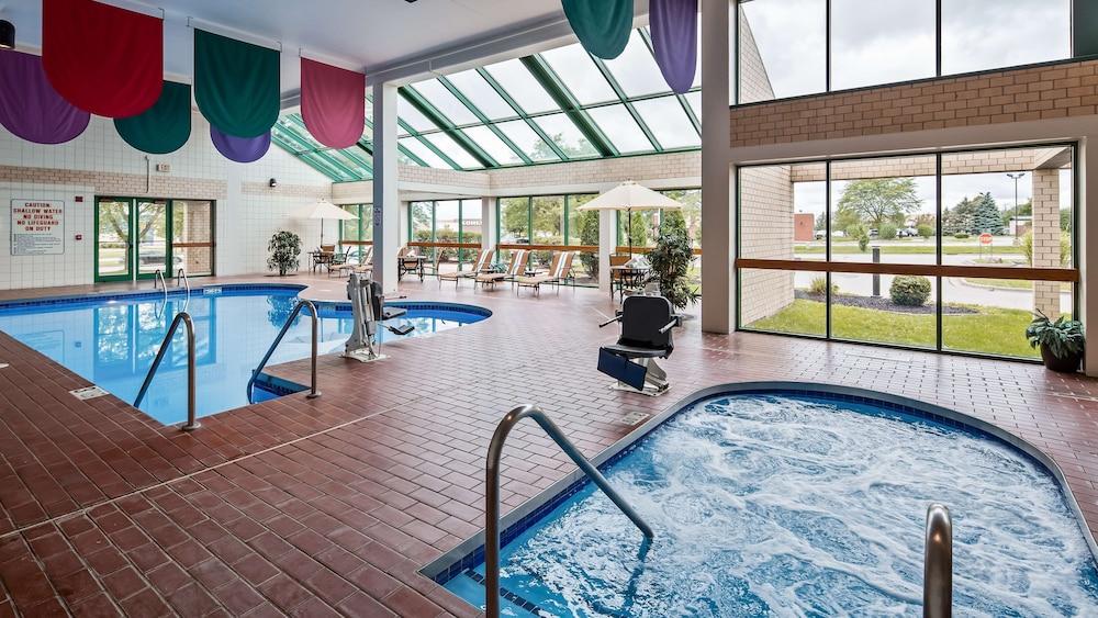 Best Western East Towne Suites - Pool