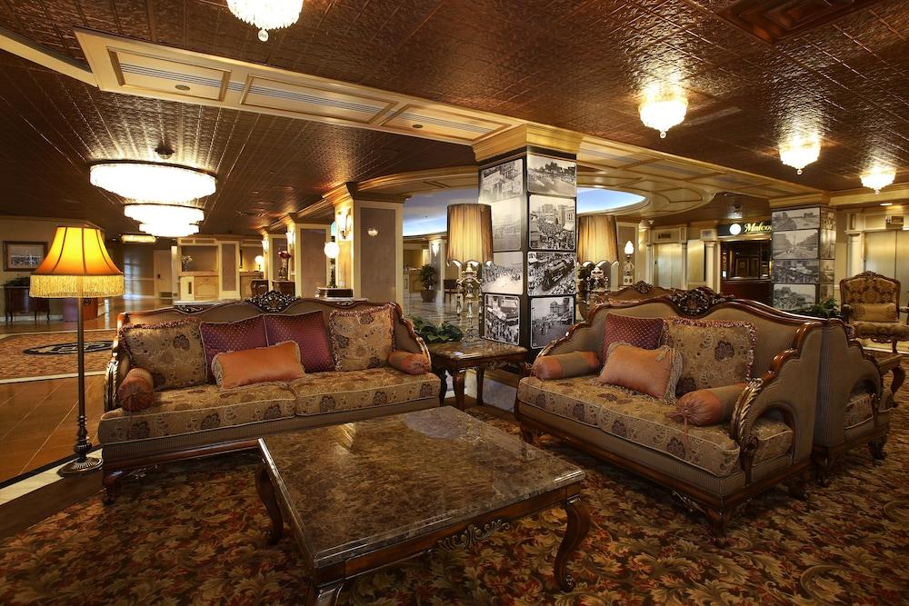 The Claridge Hotel - Lobby Sitting Area