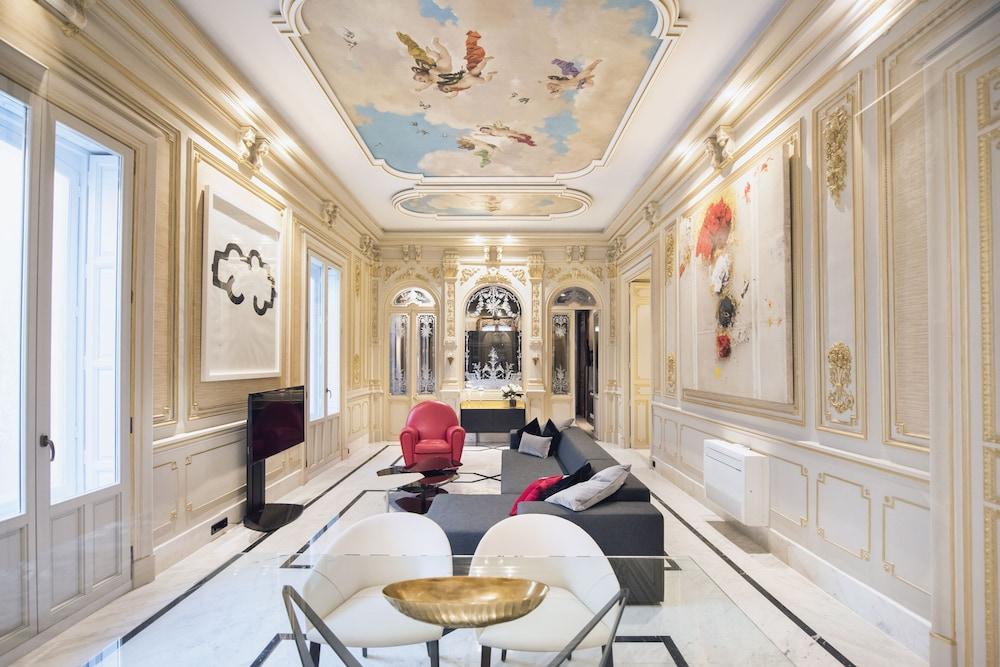 Palacio Salvetti Suites - Featured Image