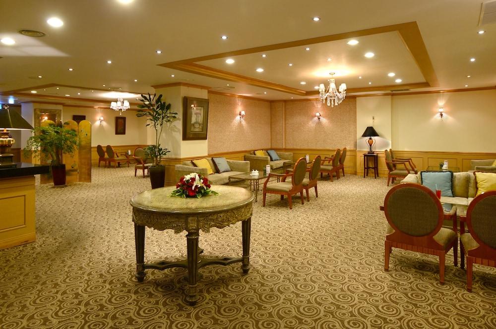 Jeju Oriental Hotel & Casino - Lobby Sitting Area