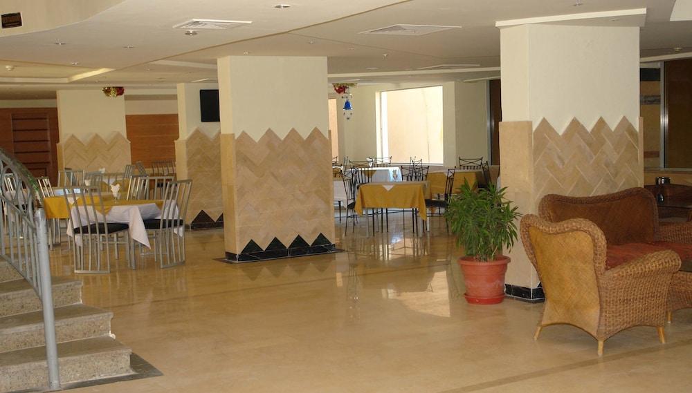 Club Hotel Aqua Fun Hurghada - Lobby Sitting Area