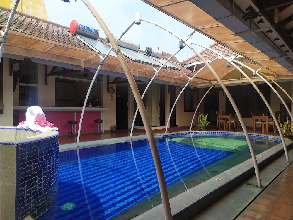 Lovender Guesthouse - Outdoor Pool
