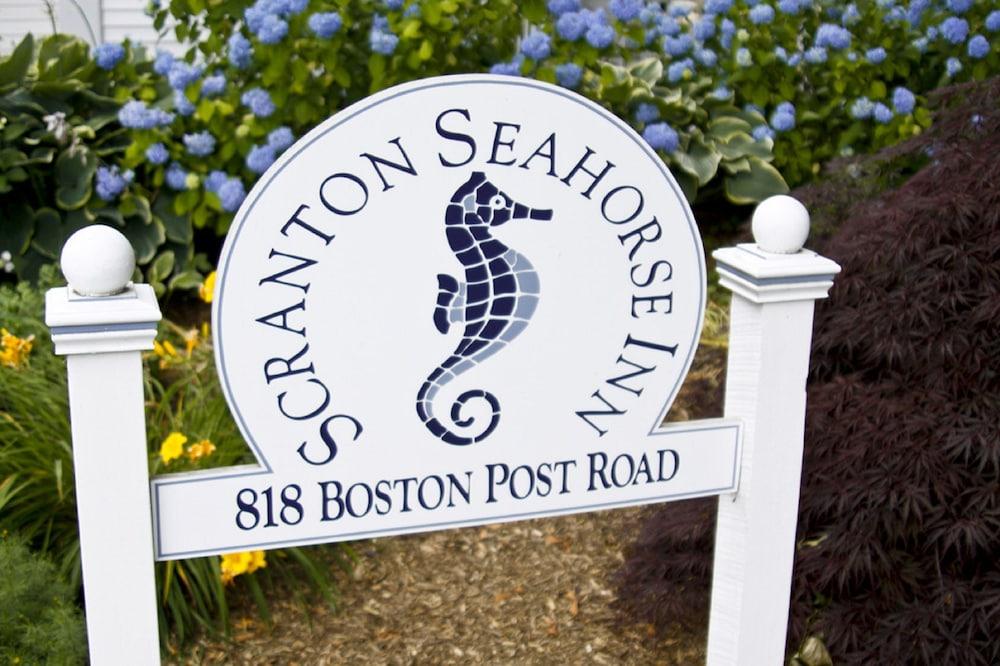 The Scranton Seahorse Inn - Exterior detail