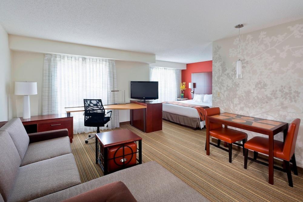 Residence Inn by Marriott Madison East - Room