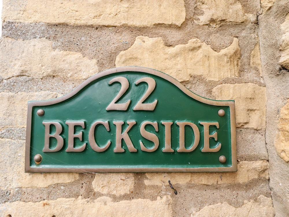 22 Beckside - Interior