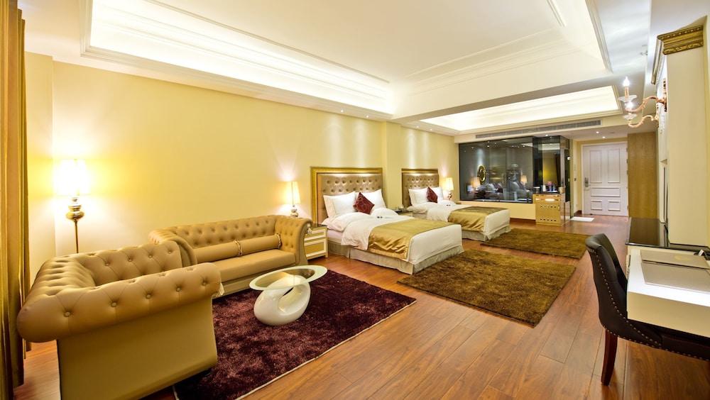 The Royal Pinnacle Hotel - Room