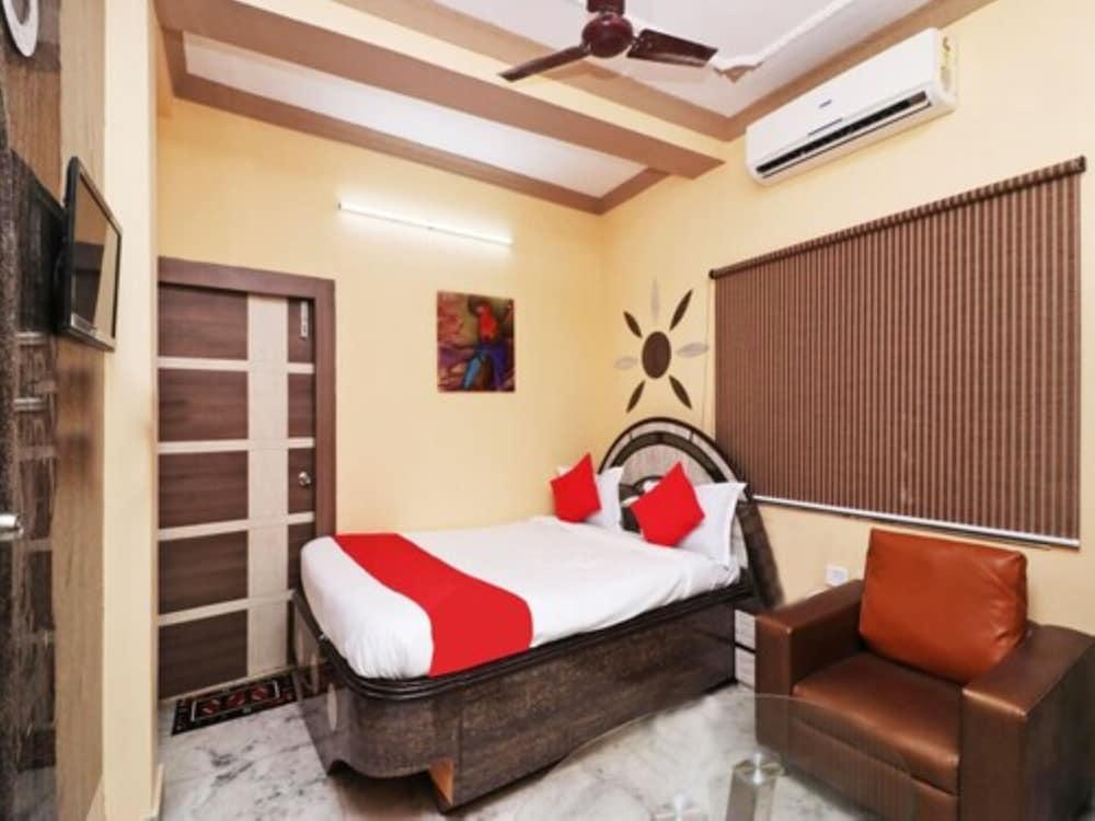 Goroomgo Sanjoy Guest house Kolkata - Room