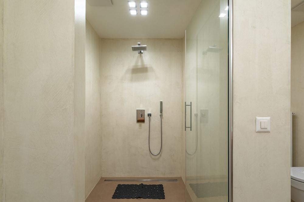 Tigli - Bathroom