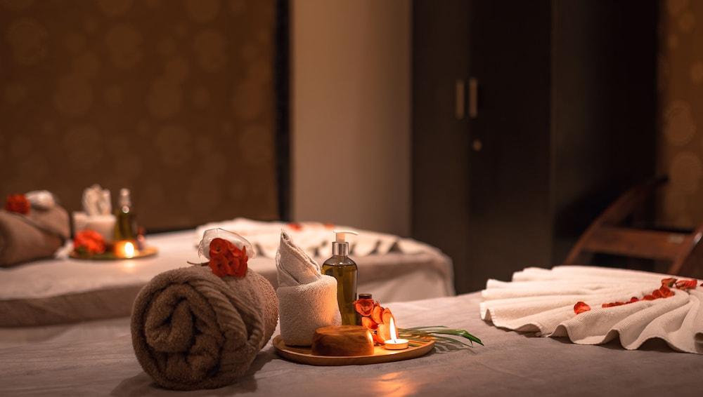 Crescent Spa And Resorts Indore - Spa
