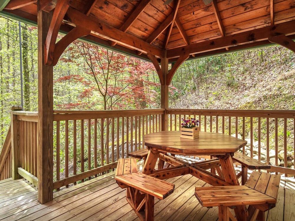 Away From it All by Jackson Mountain Rentals - Property Grounds
