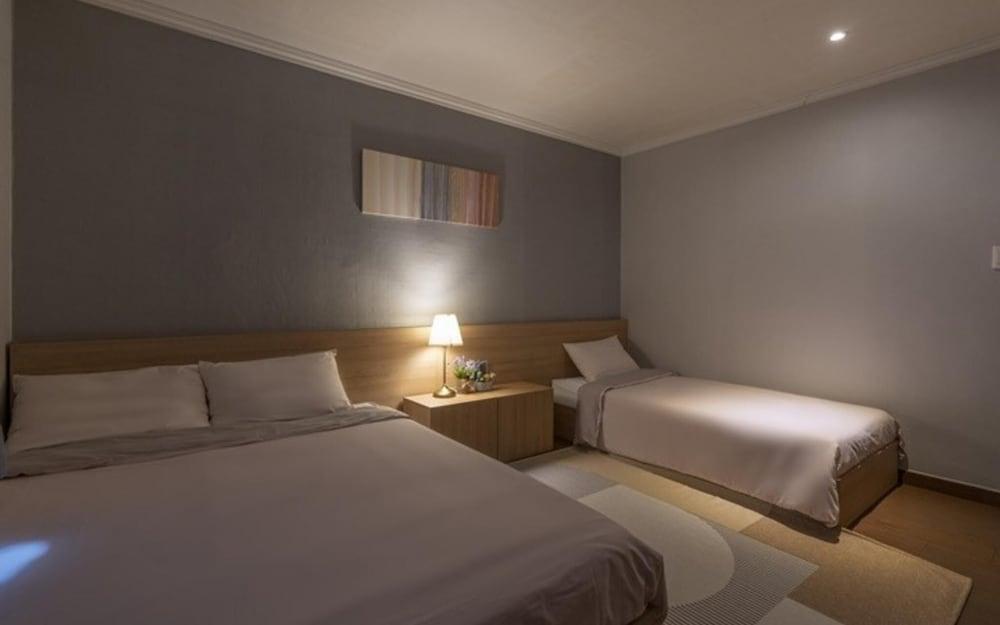 Jeju Ellui Hotel - Room