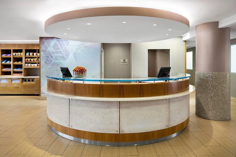 Springhill Suites by Marriott Flagstaff - Lobby
