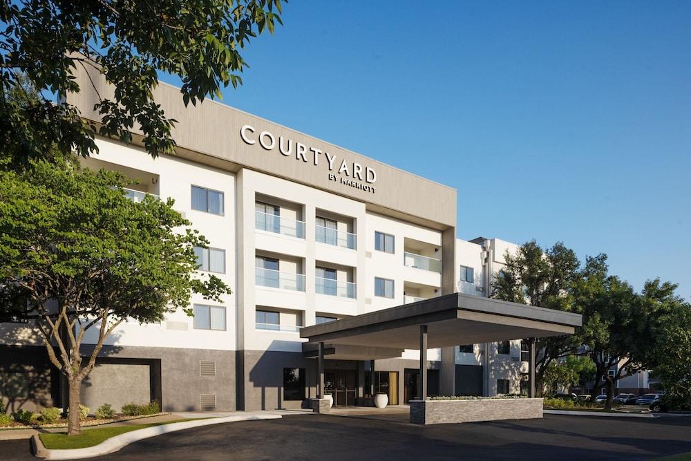 Courtyard by Marriott Austin South - Featured Image