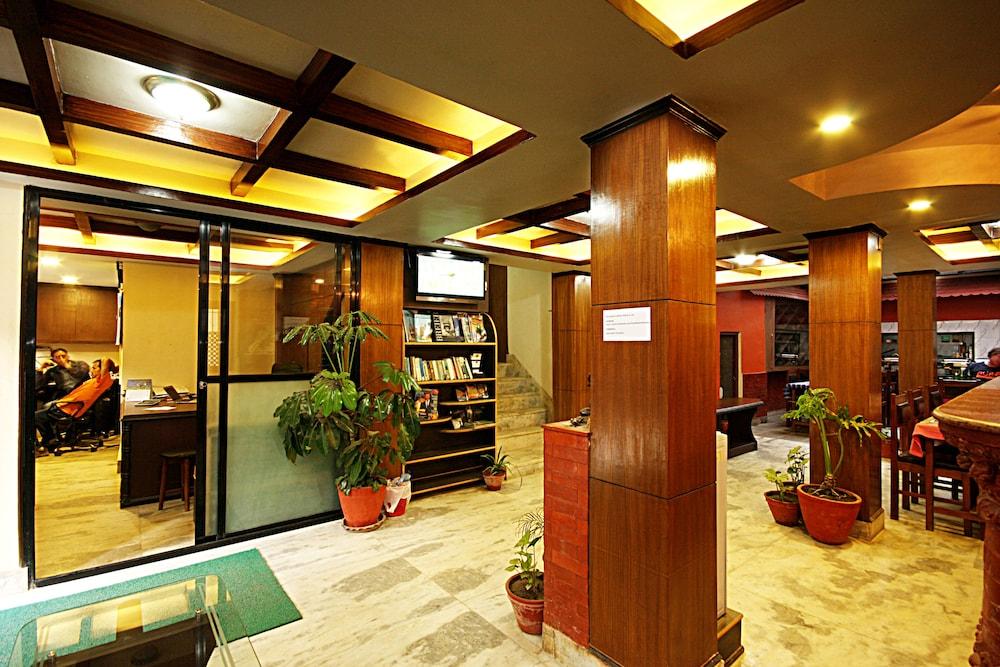 Hotel Bubo Himalaya - Reception Hall
