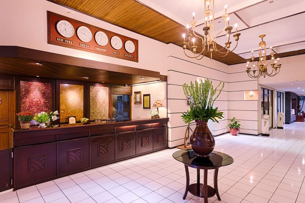 Hotel Montana Malang - Featured Image