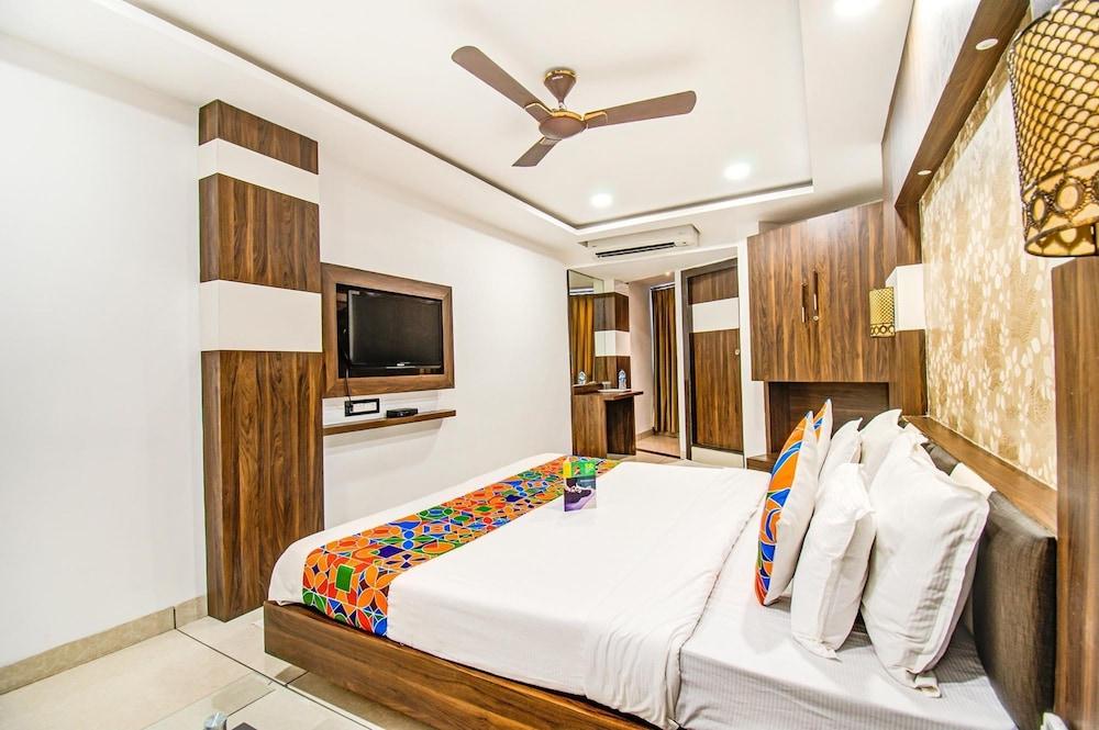 FabHotel Rajnandani Residency - Room