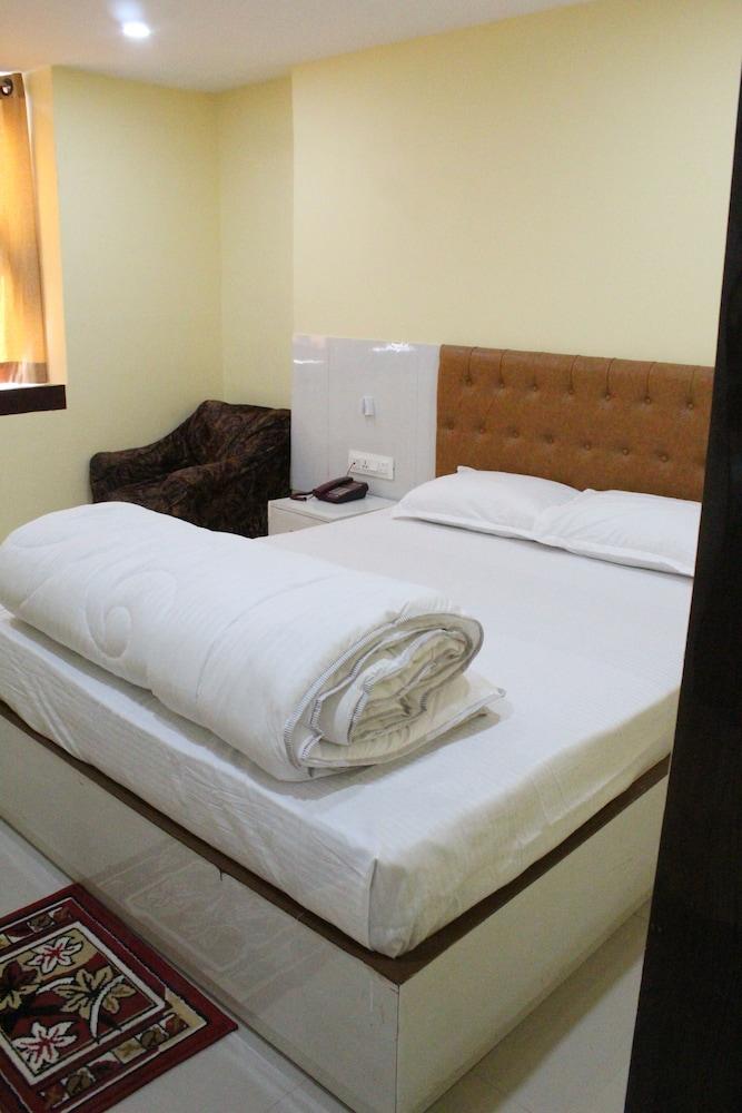 Hotel Raj Mahal - Room