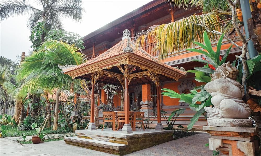 Ubud Cottages Malang - Exterior detail