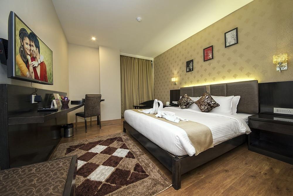 The Fern Residency Kolkata - Room