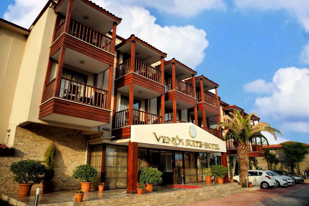 Venus Suite Hotel - Featured Image