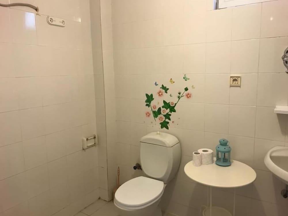 Funda's Daily Home - Bathroom