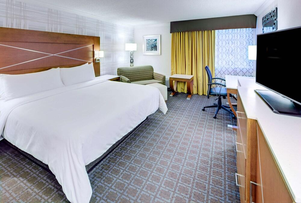DoubleTree by Hilton Madison Downtown - Room