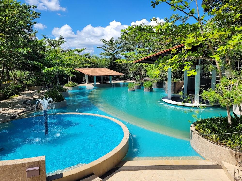 Fernvale Leisure Club and Resort - Featured Image