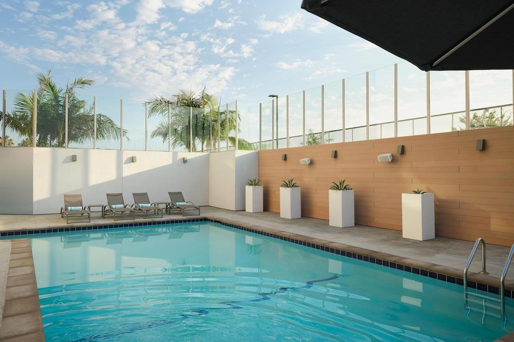 Element Anaheim Resort Convention Center - Outdoor Pool