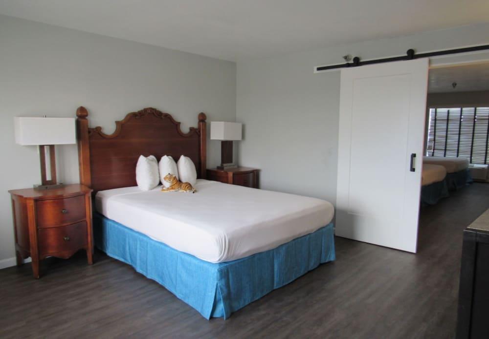 Capri Suites Anaheim - Room