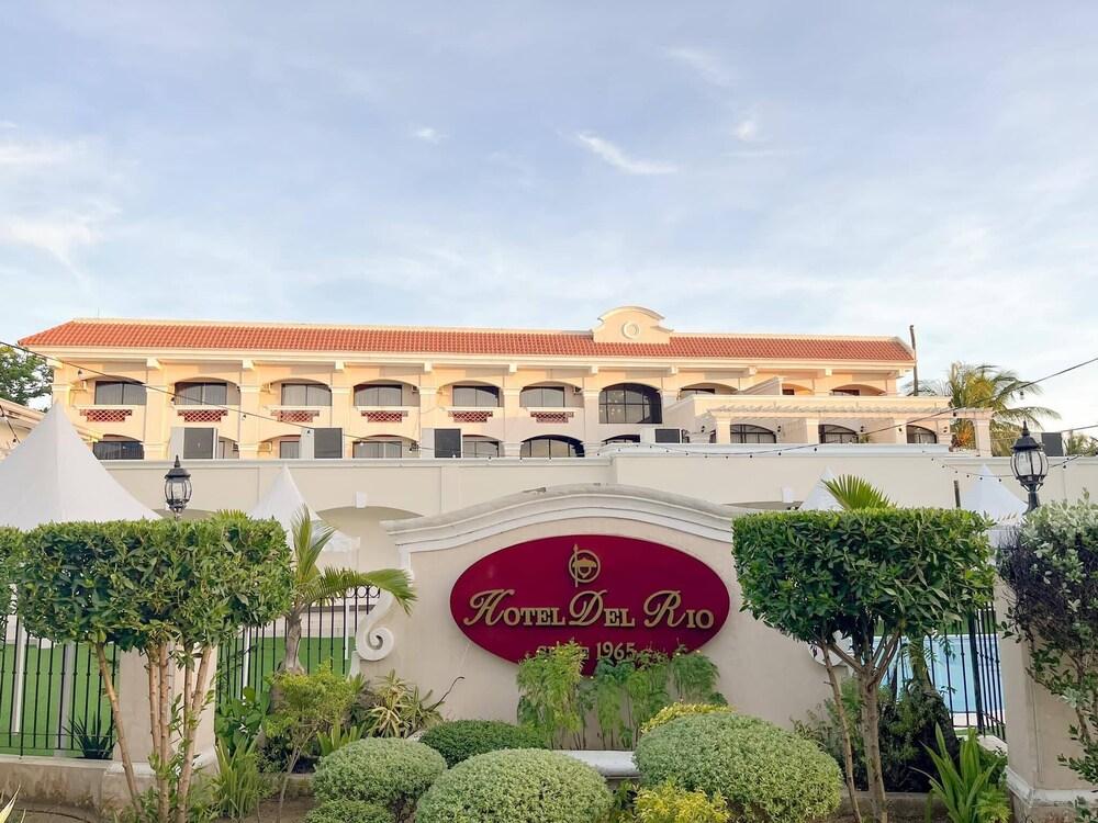 Hotel Del Rio - Featured Image