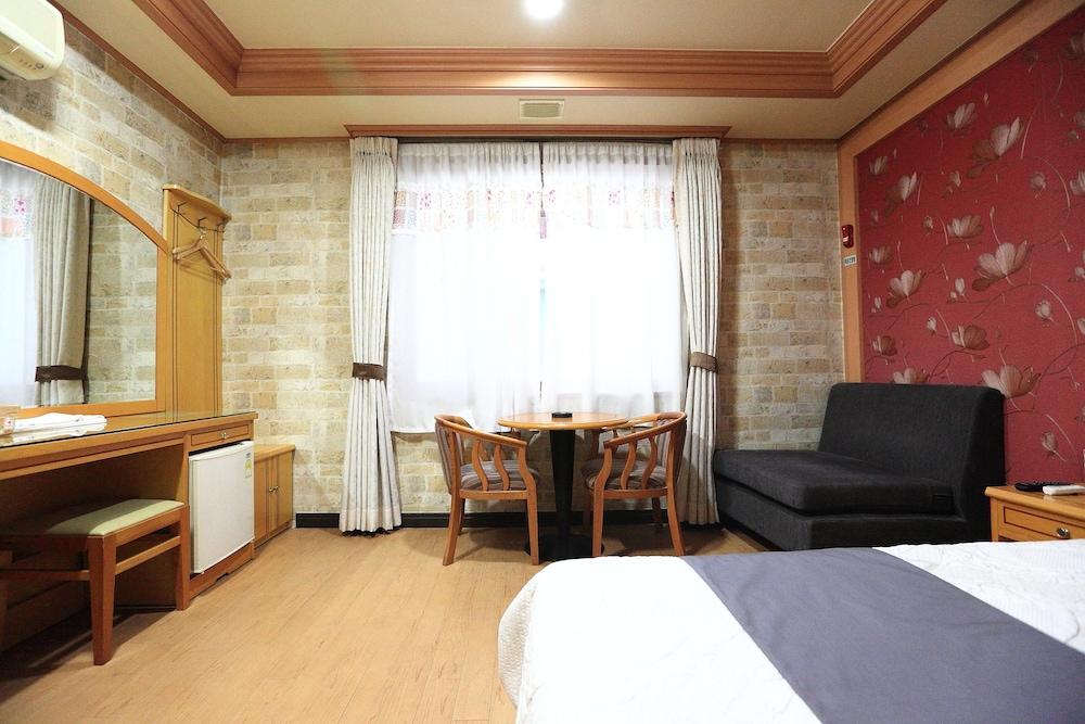 Jeju Olleh Hotel - Room