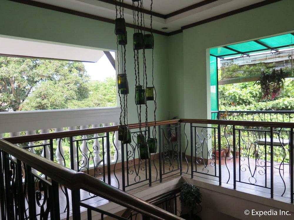 Bahay Ni Tuding Inn & Bistro - Hotel Interior