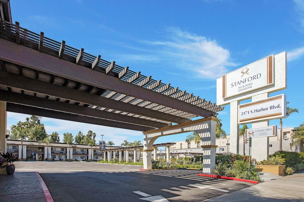 Stanford Inn & Suites Anaheim - Featured Image