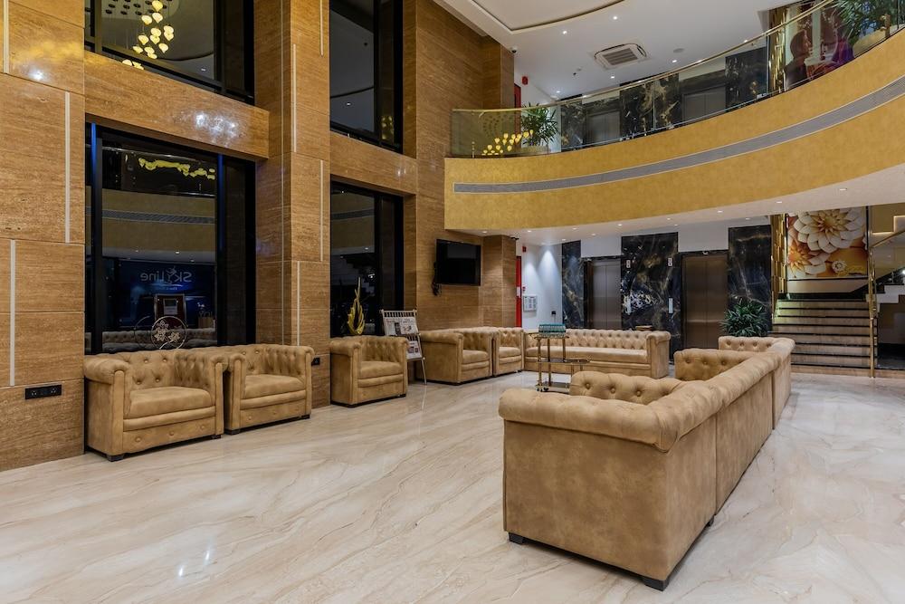 Skyline Resort & Convention Centre - Lobby Sitting Area