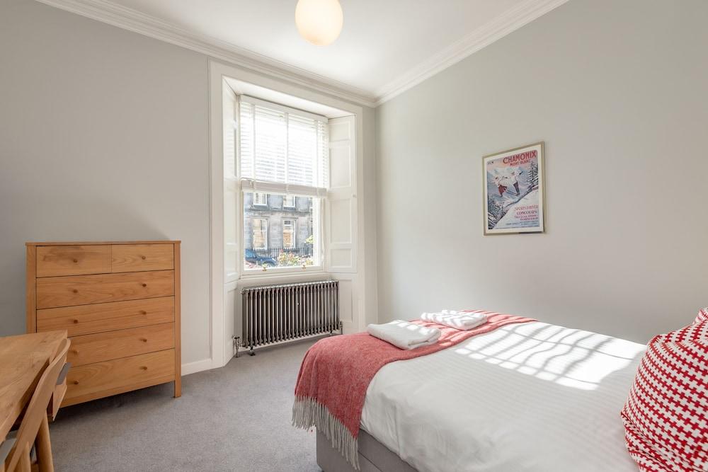 Luxury St Andrews Apartment - Room
