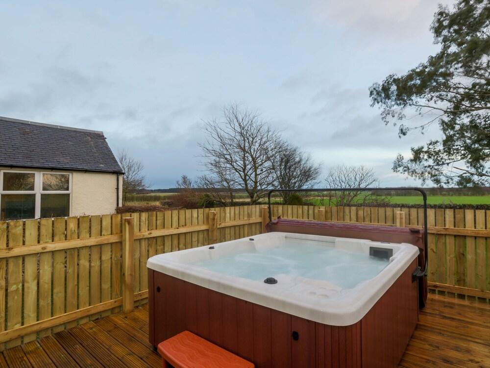 Vicarsford Farmhouse With Hot Tub Near St Andrews - Spa