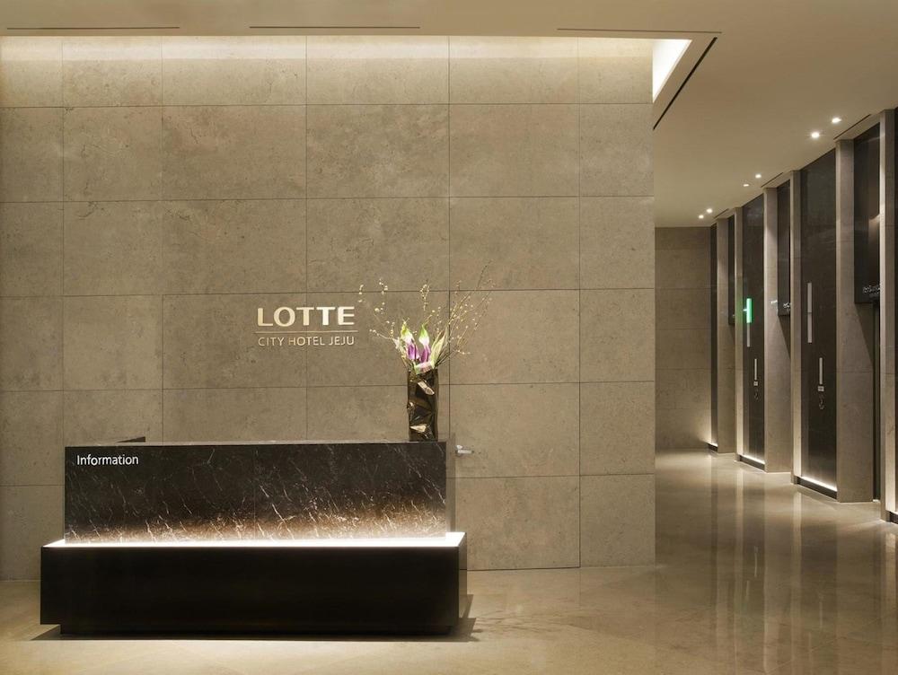 Lotte City Hotel Jeju - Interior Entrance