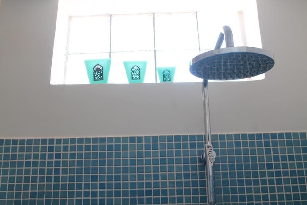 Villa Surf House - Bathroom Shower